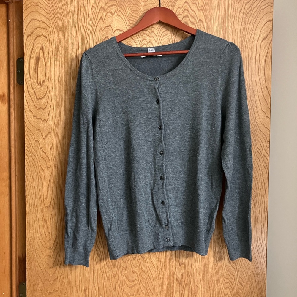 🧶Kenneth Cole Cardigan - Size M